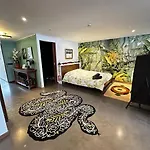 Private 4*